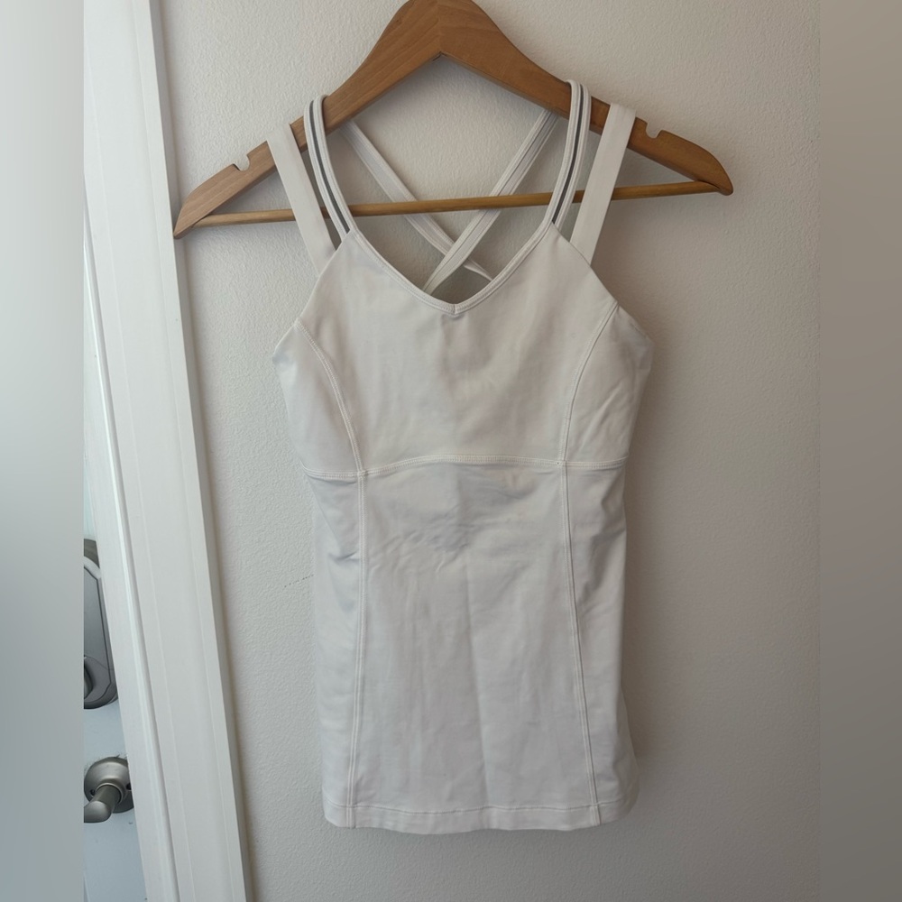 • Lululemon • Women’s Workout Tank Size 6